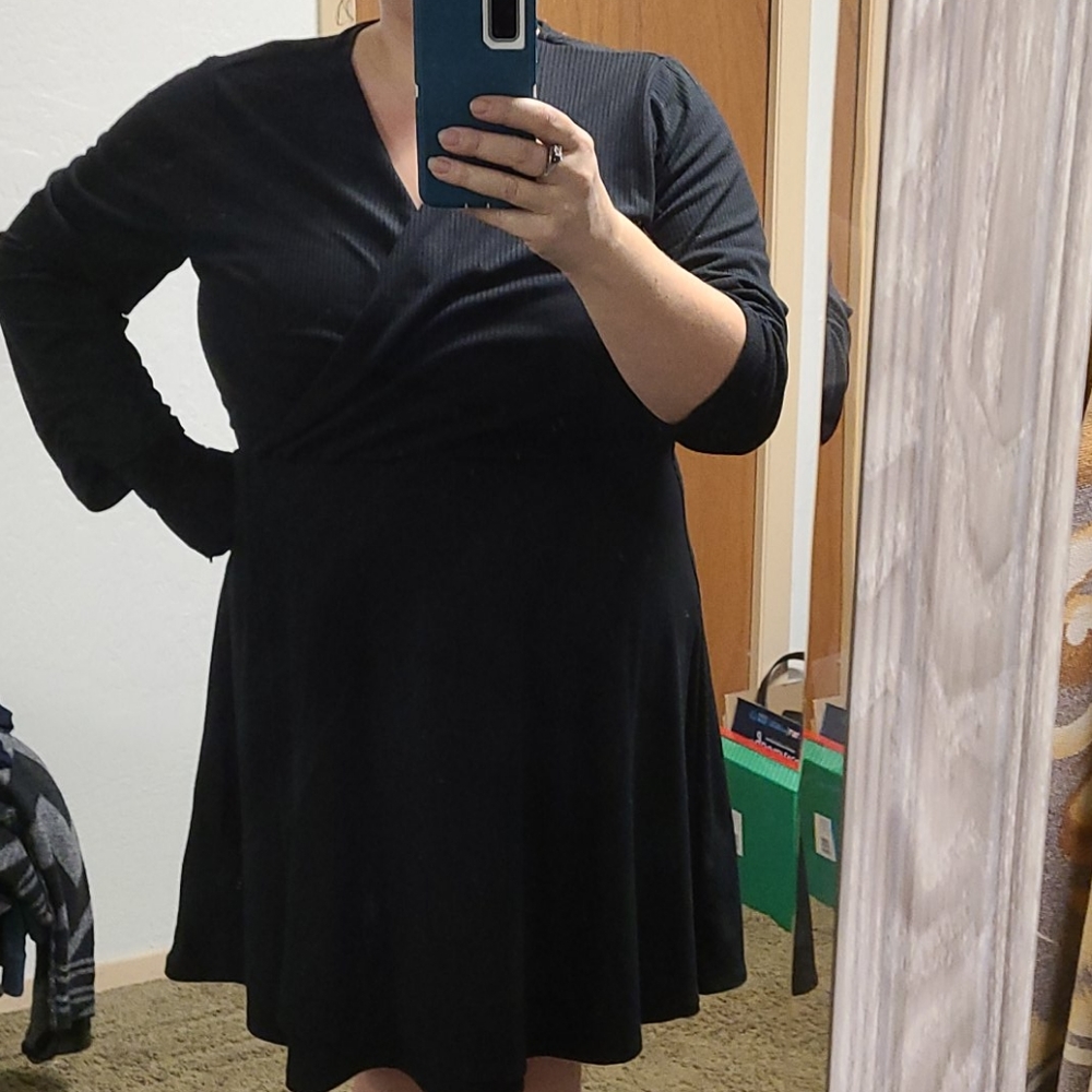 Dress - Picture 3 of 3
